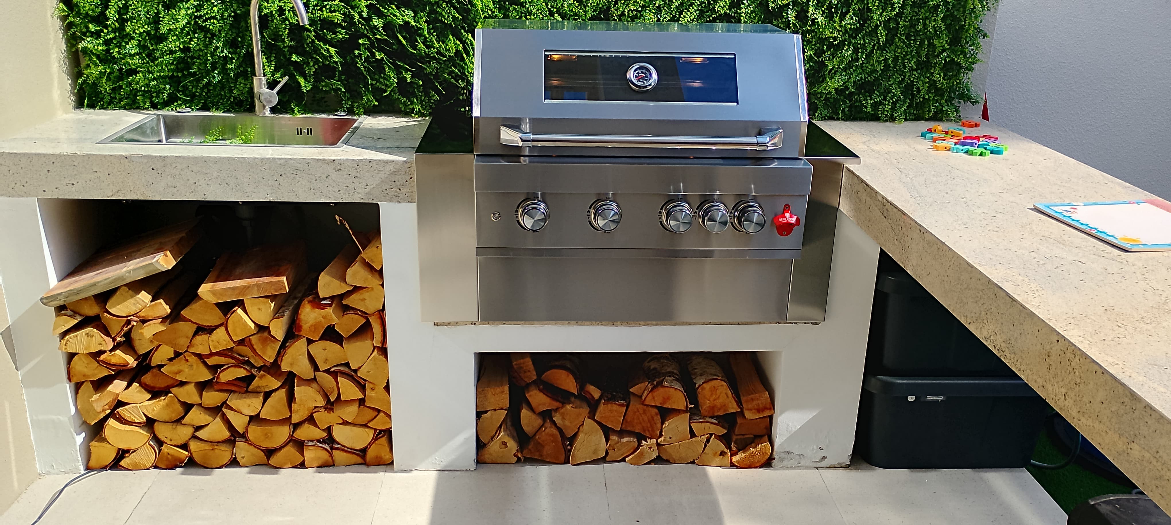 Backyard Outdoor Kitchen